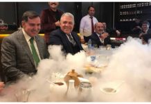 Bakan Eğlencenin Dozunu Artırdı: Afrin Haberlerinin Önünde Kahkahalı, Dumanlı Pozlar