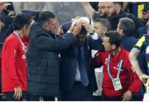 Fenerbahçe-Beşiktaş Derbisi Olaylar Nedeniyle Tatil Edildi; Şenol Güneş’ın Kafasına 5 Dikiş Atıldı