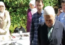 Fethullah Gülen Hocaefendi’den Sürpriz Kermes Ziyareti