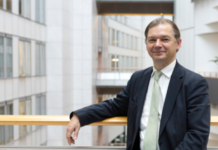 ‘Erdoğan Bir Diktatör, Türkiye Daha da Kötüye Gidecek’