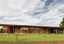 DÜNYANIN EN GÜZEL OKUL MİMARİSİ ÖDÜLÜ, BREZİLYADAKİ DOĞA DOSTU AHŞAP OKULA VERİLDİ