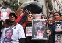 YAKINLARININ AKIBETİNİ SORAN CUMARTESİ ANNELERİ: ÖLENE KADAR ELLERİMİZ YAKANIZDA!