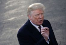 Trump, gazeteciye kızıp kürsüyü terk etti