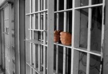 Çıplak arama bir insan hakları suçudur ve amasız itiraz edilmelidir