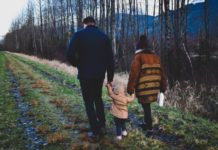 İohannis, çocuk yardımını ikiye katlayan yasayı onayladı