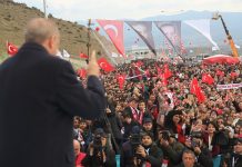 Alkışlayanlar, ‘şehitler tepesinde’ yer almaya hazır mı?