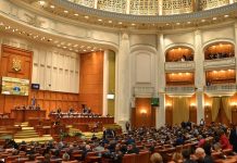 Romanya’da muhalefet emekliye yüzde 40 zam yaptı