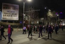 Covid kısıtlamaları sokaklarda protesto ediliyor