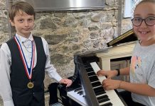 Romanya’nın yarışmasında İzmirli minik piyanistler birinci oldu