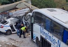 Bulgaristan’da kaçak göçmenleri taşıyan Türk plakalı otobüs polis aracına çarptı: 2 ölü