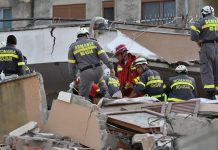 Romanya’dan gönderilen 60 kişilik ekip, deprem bölgesinde kurtarma faaliyetlerine katılıyor