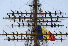 Romanya donanmasının ”yüzen tarihi” İzmir Alsancak Limanı’na demir attı