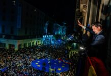 Romanya’nın ilk bağımsız cumhurbaşkanı seçilen Nicuşor Dan kimdir?