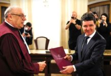 Anayasa Mahkemesi Başkanı, Nicuşor Dan’a Cumhurbaşkanlığı mazbatasını verdi