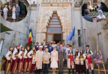 Kraliyet ailesinden Dobruca’nın hoşgörü sembolü Kral Camiine anlamlı ziyaret